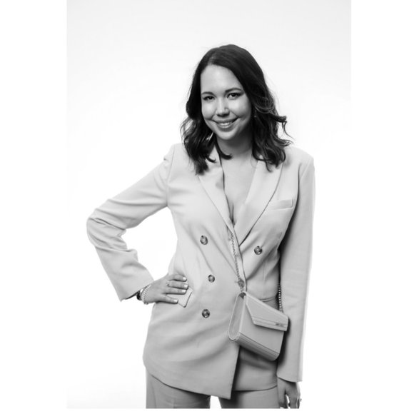 Meet your Stylist, Ashley - Picture 1 of 1